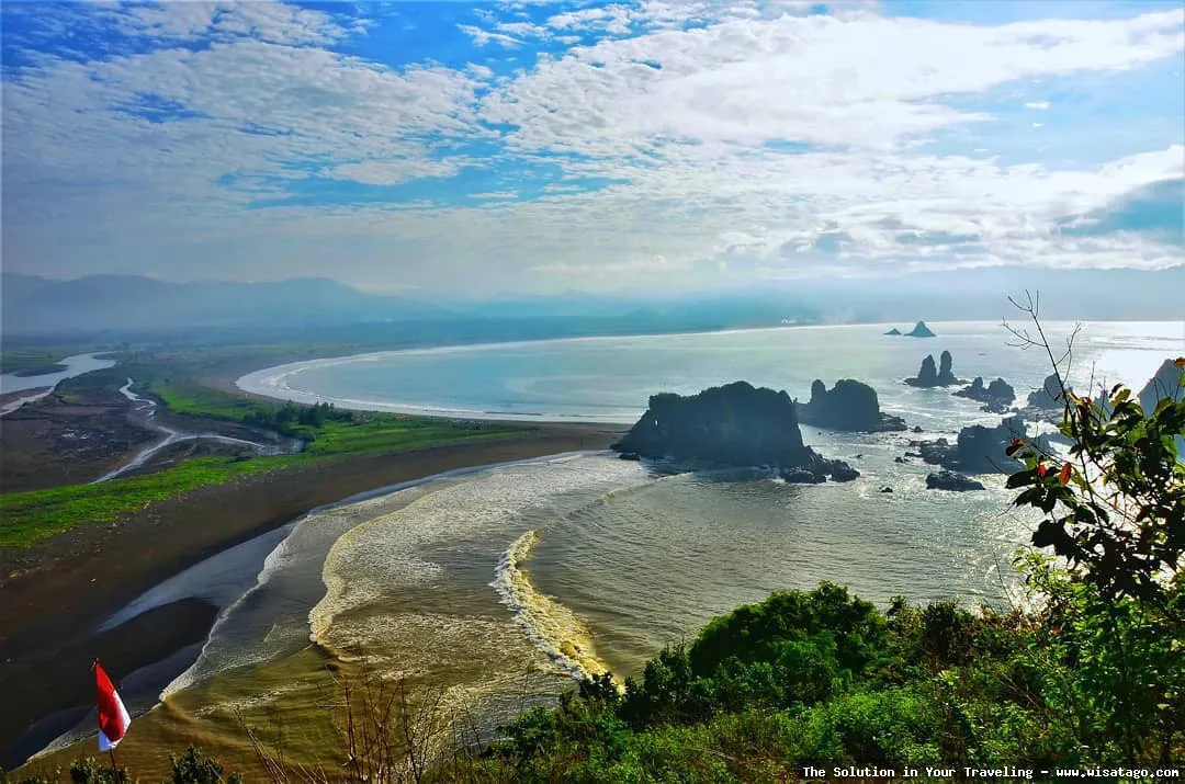 Wisata Pantai Payangan Jember yang memukau