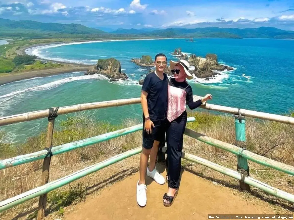 Wisata Pantai Payangan Jember yang eksotis