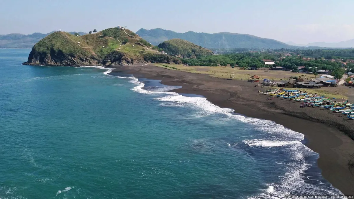 Wisata Pantai Payangan Jember yang indah