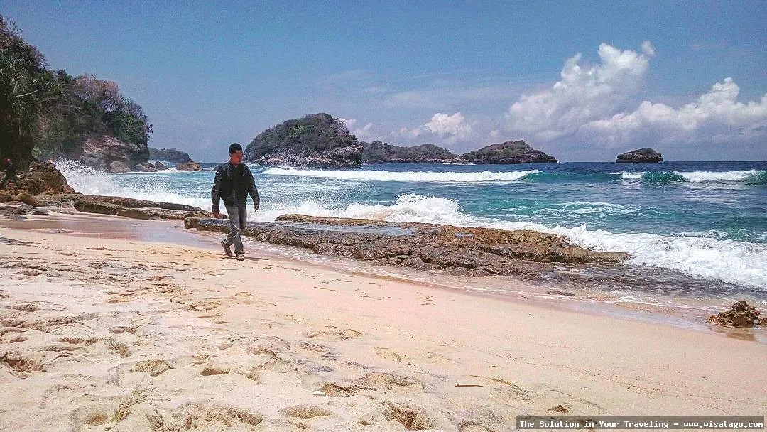 wisata Pantai Peh Pulo yang indah