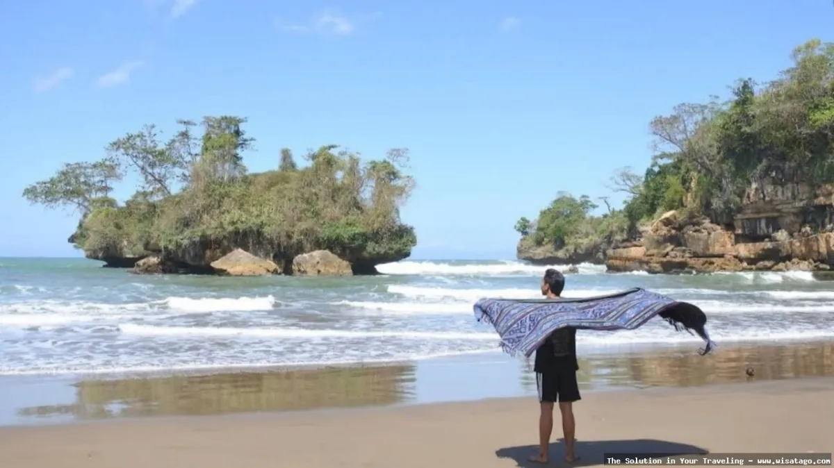 Wisata Pantai Pelang nan indah mempesona