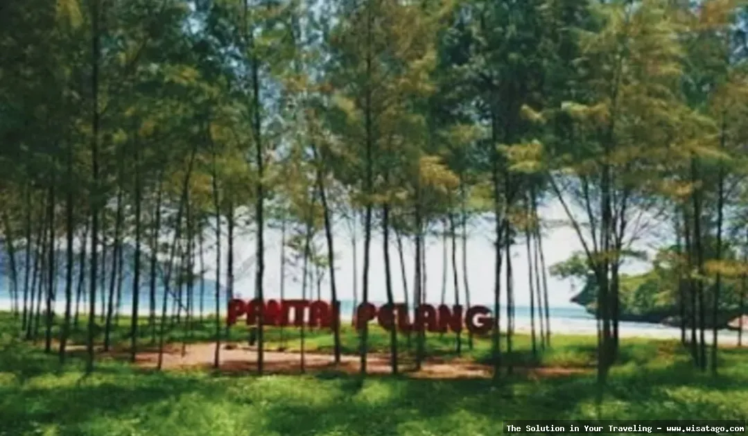 Wisata Pantai Pelang, pemandangan indah.