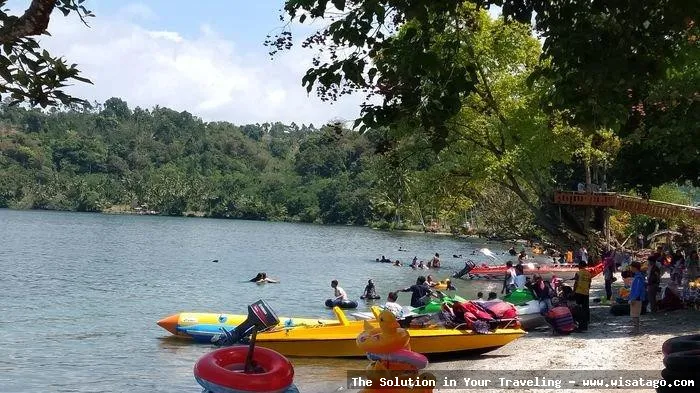 wisata Pantai Pelangi yang memukau