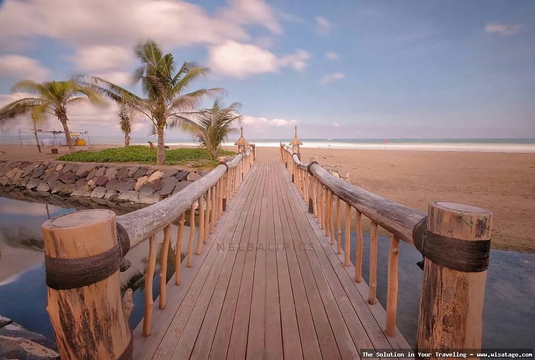 Wisata Pantai Petitenget, pasir yang indah