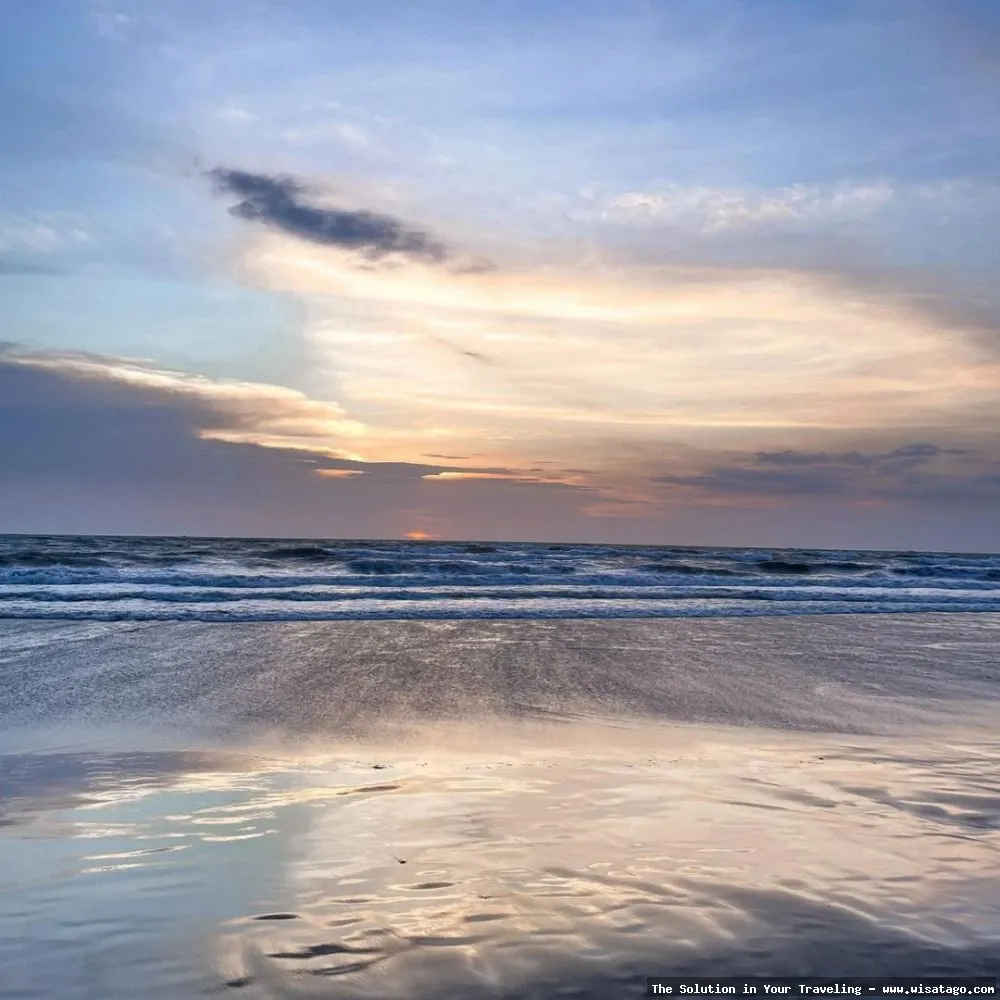 wisata Pantai Petitenget yang memukau