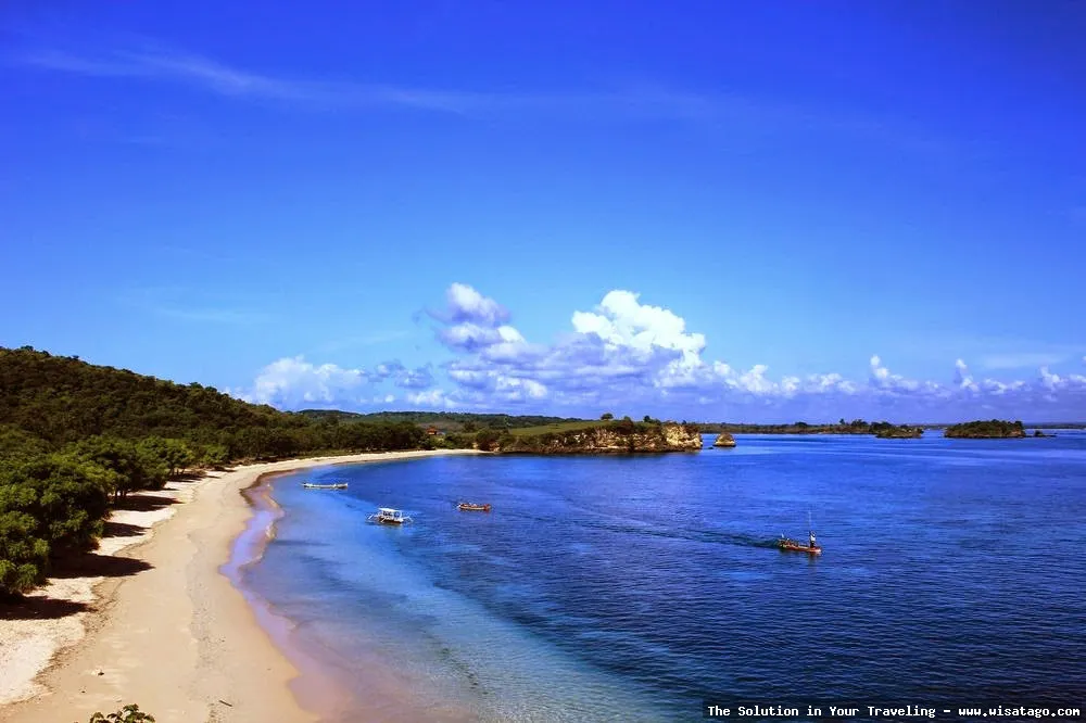 Wisata Pantai Pink Lombok menawan