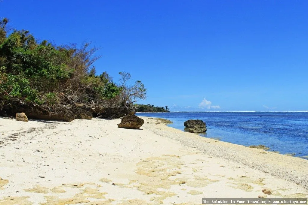 wisata Pantai Plengkung Banyuwangi yang memukau