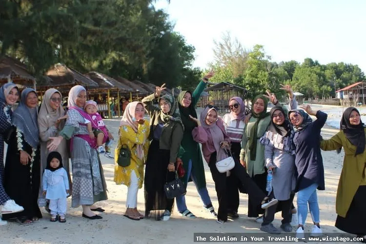 Wisata Pantai Pongkar yang mempesona