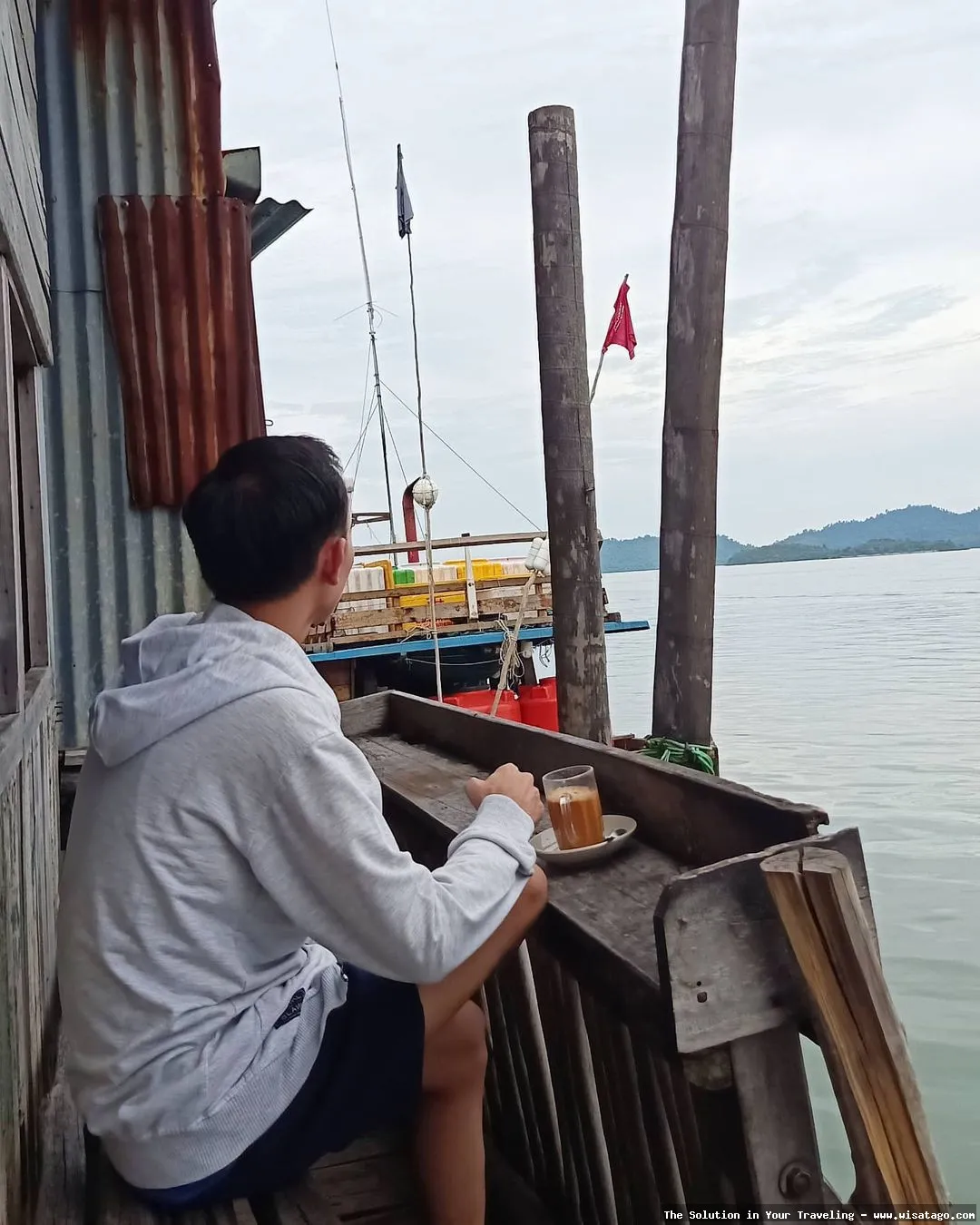 Wisata Pantai Pulau Moro nan indah