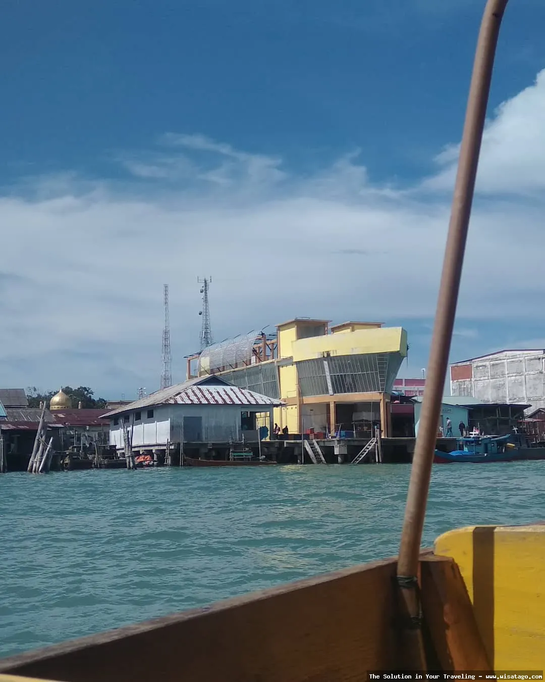 Wisata Pantai Pulau Moro nan indah