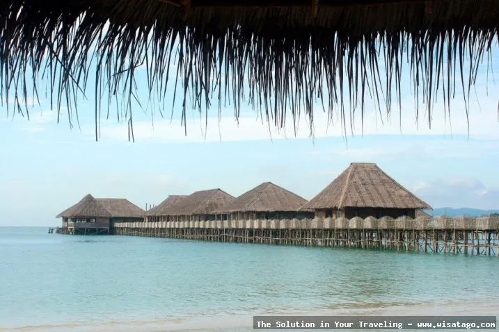 Wisata Pantai Pulau Moro nan indah