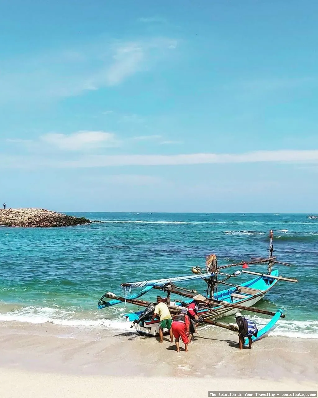 wisata Pantai Rancabuaya Garut yang indah