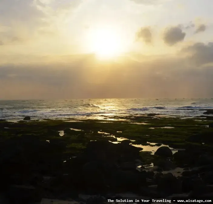 wisata Pantai Rancabuaya Garut yang indah