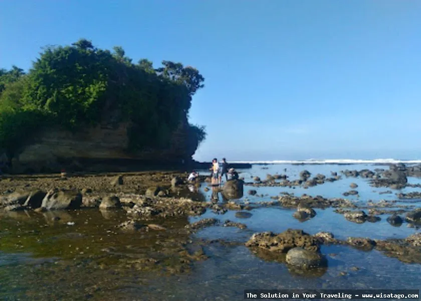 Wisata Pantai Rancabuaya Garut yang indah