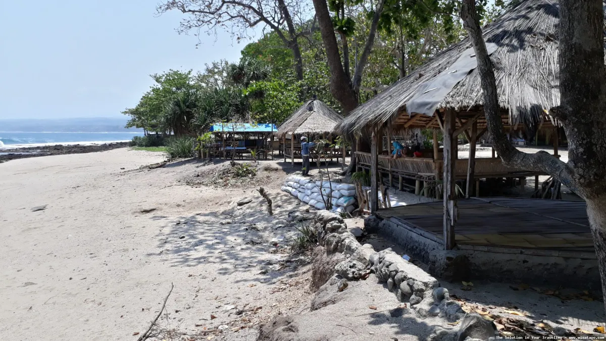 wisata Pantai Rancabuaya Garut yang indah