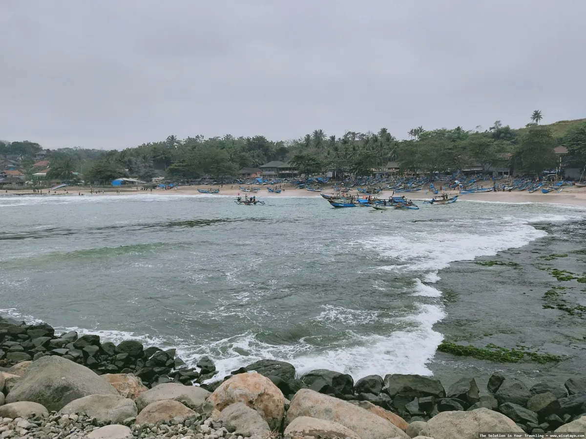 wisata Pantai Rancabuaya Garut yang indah