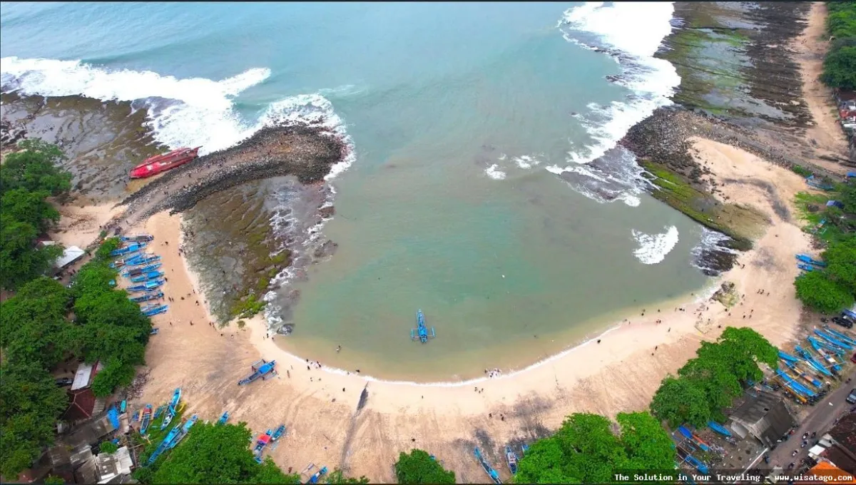 wisata Pantai Rancabuaya Garut yang indah