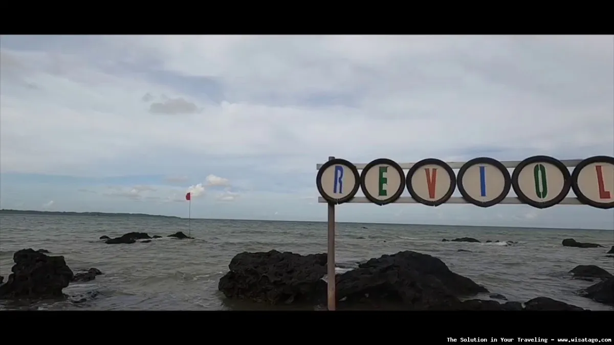 Wisata Pantai Reviola yang menawan