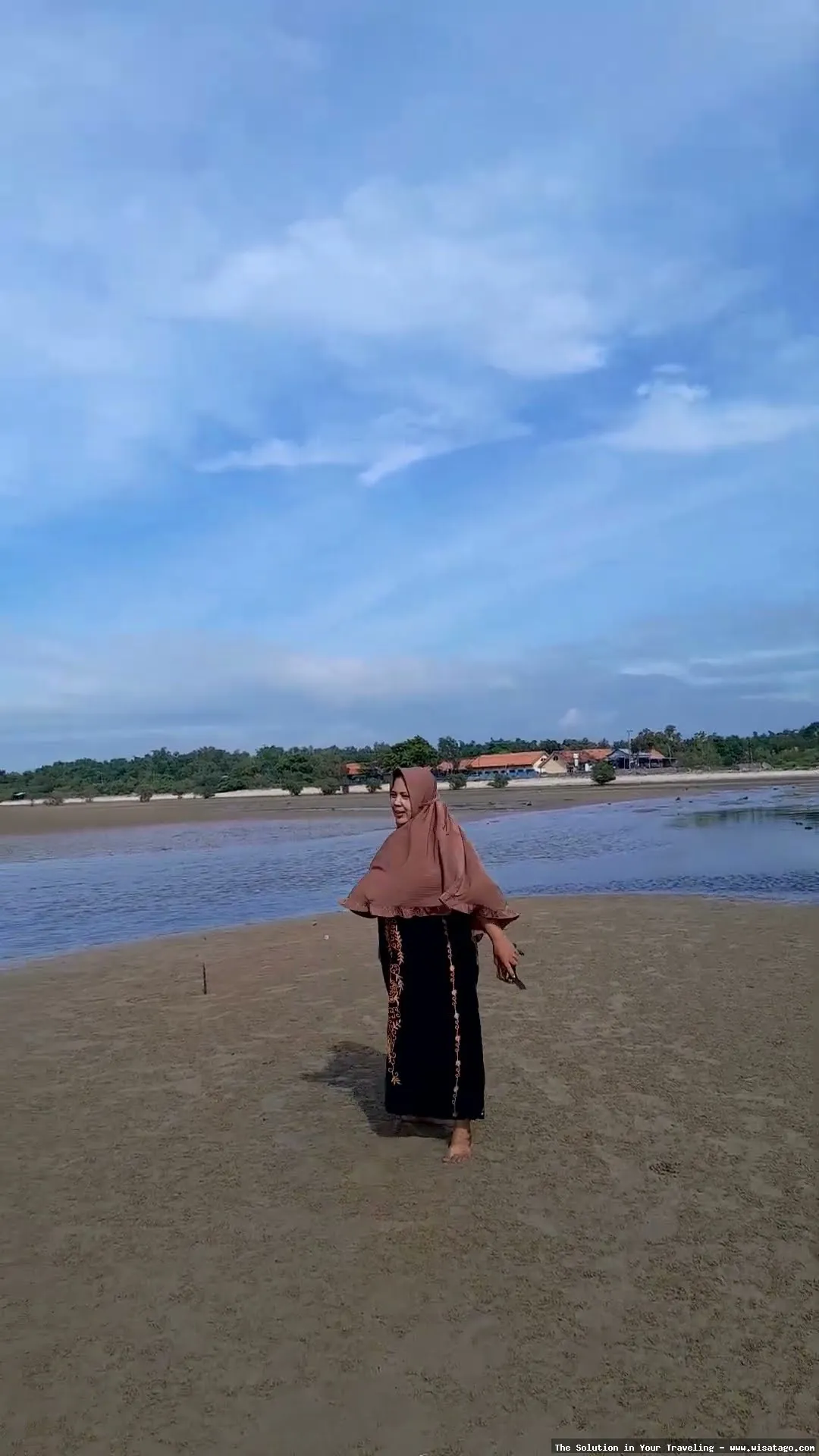 Wisata Pantai Rongkang yang mempesona.