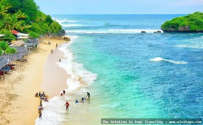 wisata Pantai Sadranan GunungKidul yang indah