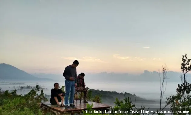 Wisata Pantai Sahi yang mempesona.