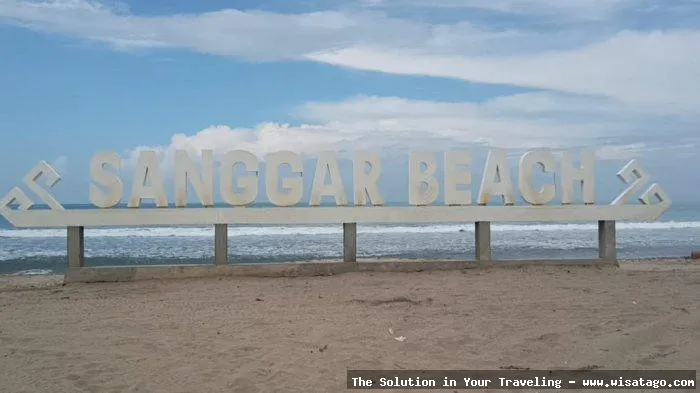 wisata Pantai Sanggar, pasirnya yang indah