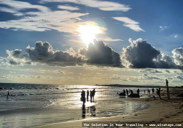wisata Pantai Sanggar yang menawan