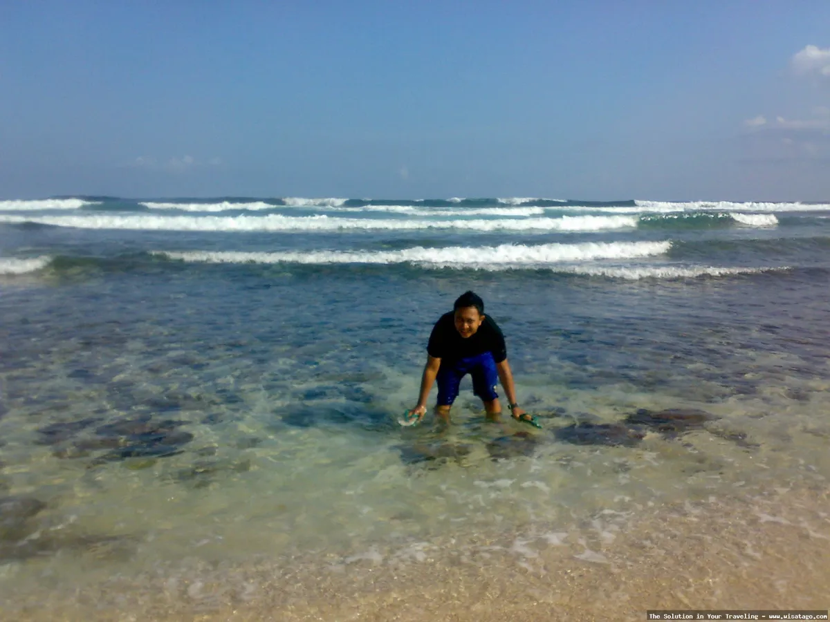 Wisata Pantai Sanggar yang mempesona