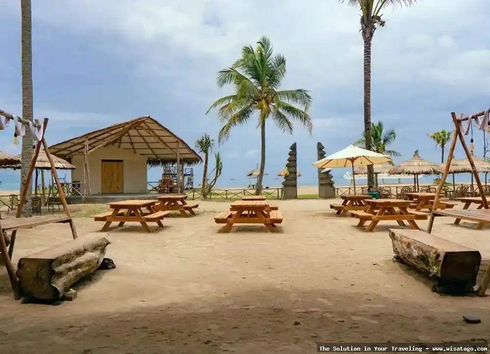 wisata Pantai Sanggar, pasirnya yang indah