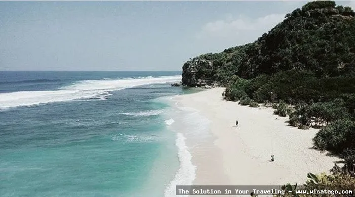 Wisata Pantai Sanglen, pasir putih indah