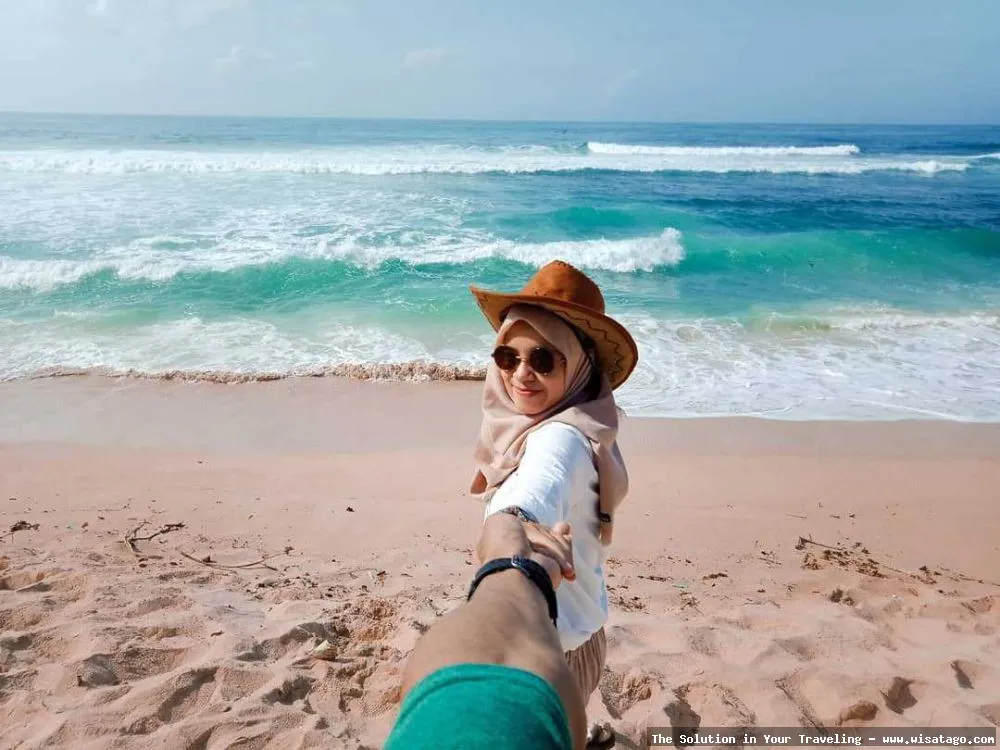 Wisata Pantai Sanglen, pasir putih alami