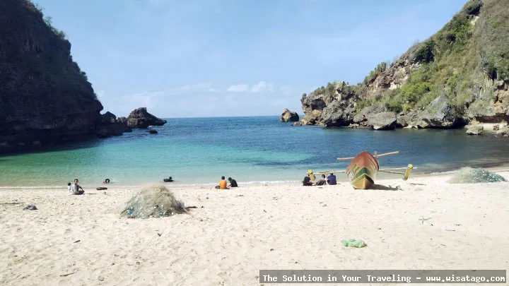 Wisata Pantai Sanglen, pasir putih alami