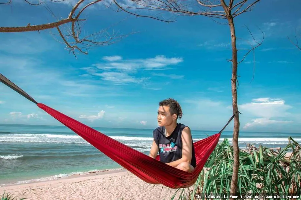 Wisata Pantai Sanglen, pasir putih alami