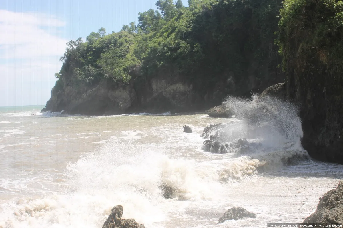 Wisata Pantai Sawang yang mempesona