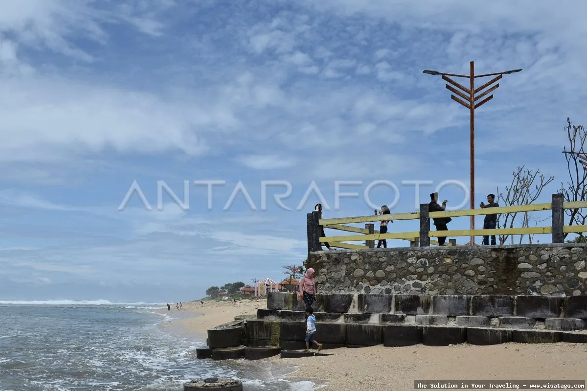 wisata Pantai Sayang Heulang yang indah