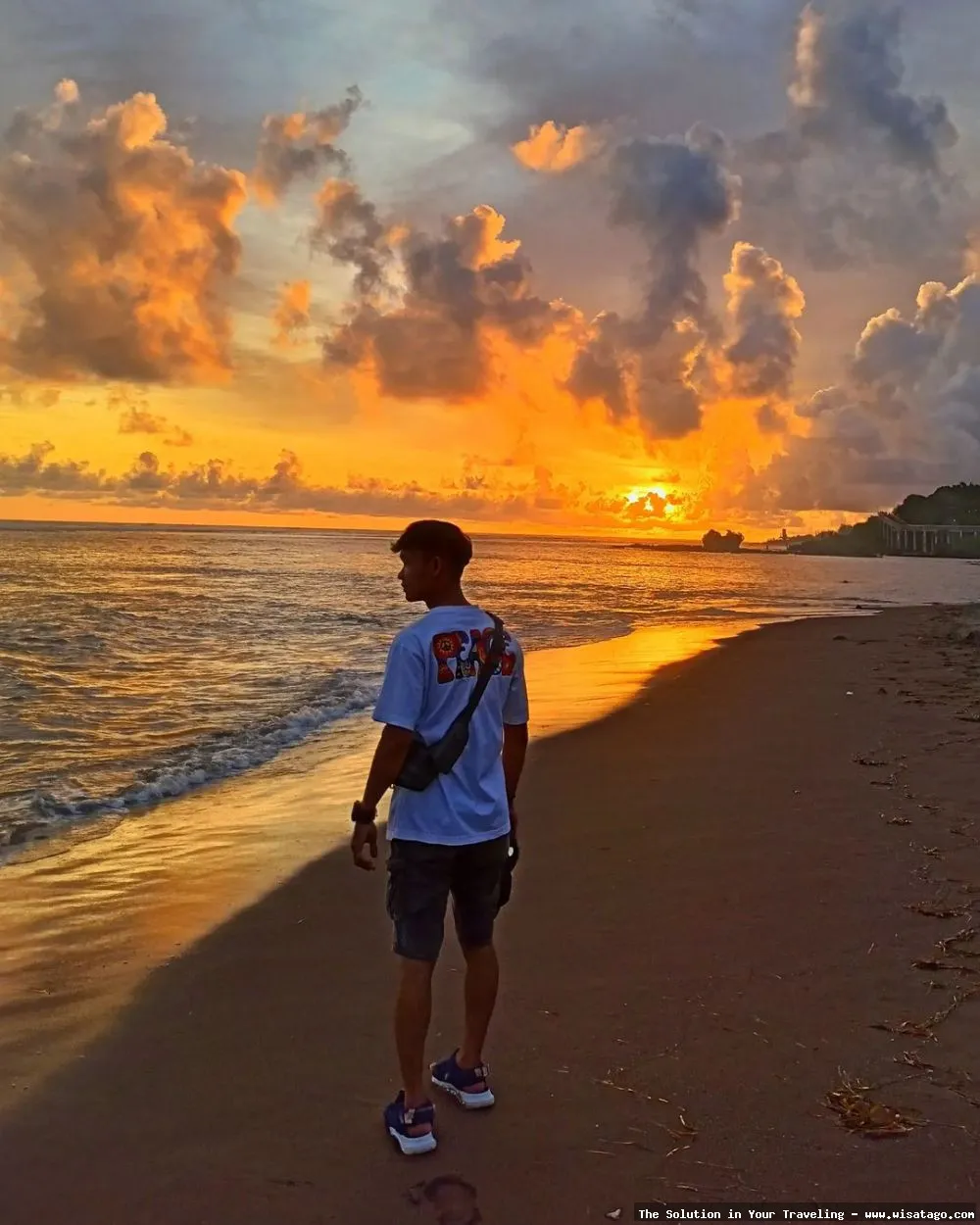 wisata Pantai Sayang Heulang yang indah