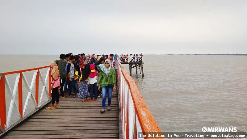 Wisata Pantai Selat Rangsang yang indah