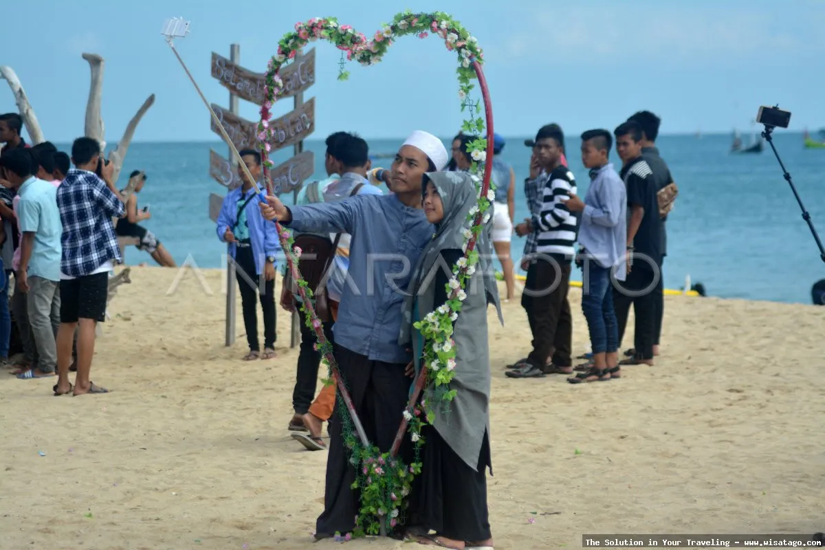 wisata Pantai Sembilan yang memukau