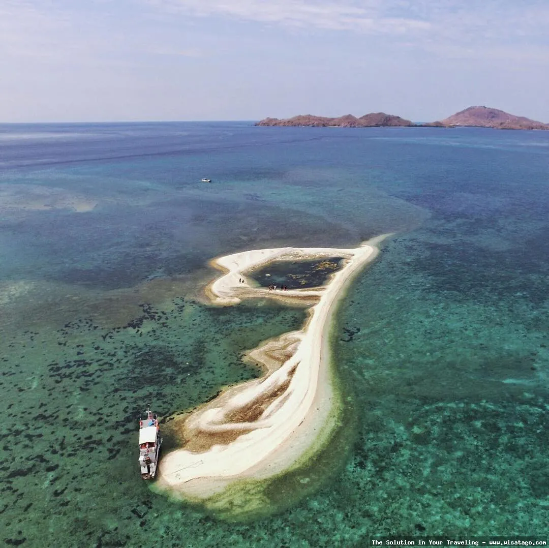 Wisata Pantai Sembilan: pasir putih memesona