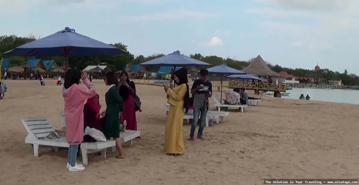 Wisata Pantai Sembilan yang mempesona