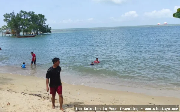 Wisata Pantai Sembulang yang menawan.