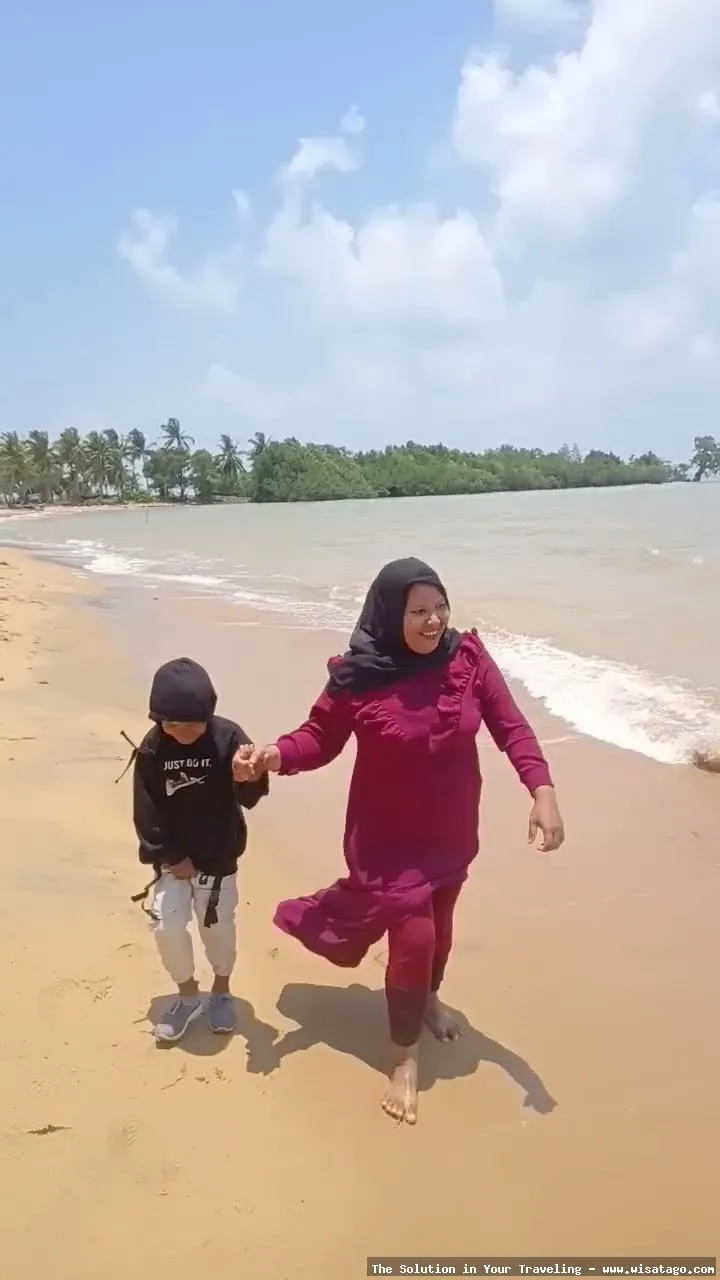 Wisata Pantai Sembulang yang mempesona.