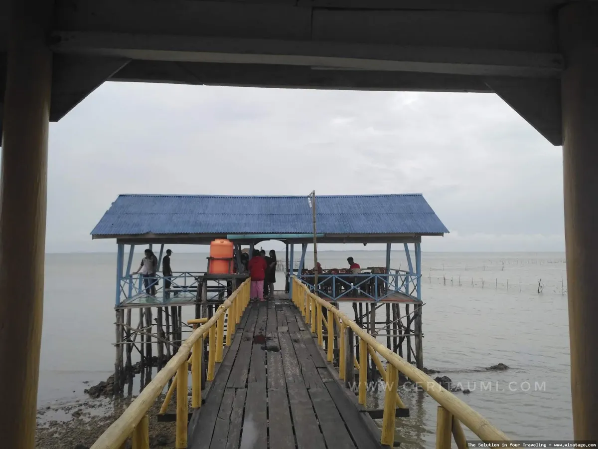 Wisata Pantai Sembulang yang menawan.