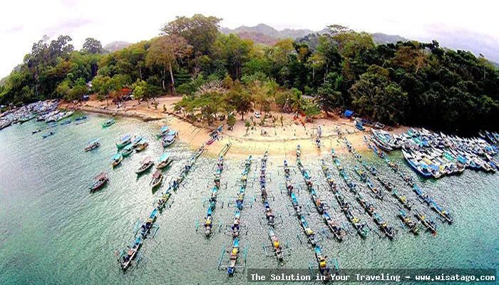 wisata Pantai Sendang Biru yang indah