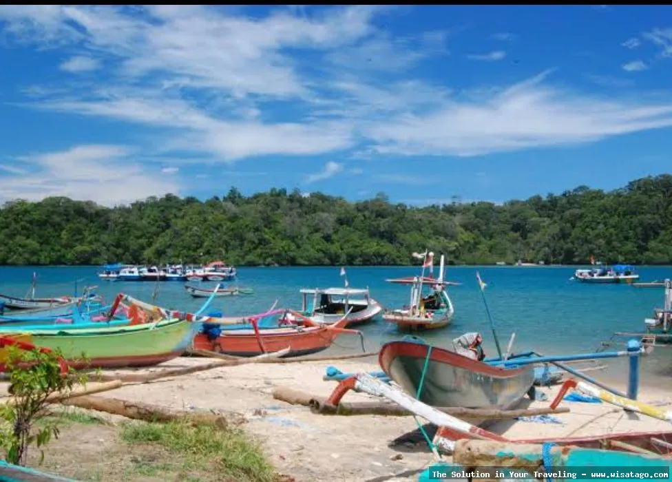 Wisata Pantai Sendang Biru nan indah