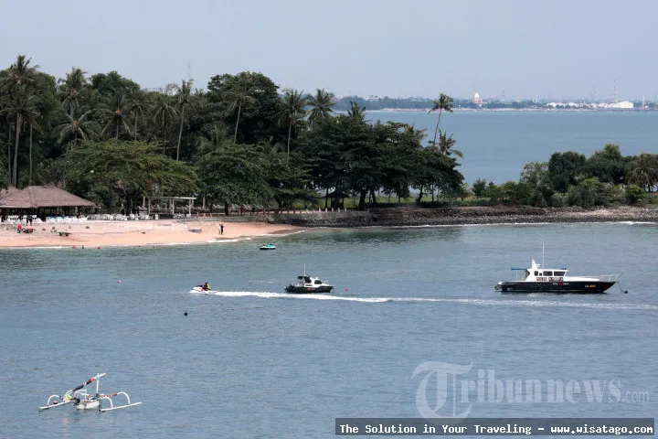 Wisata Pantai Senggigi, pemandangan eksotis.