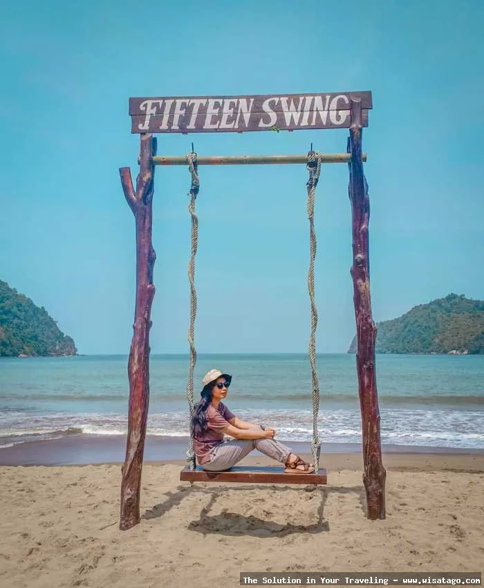 Wisata Pantai Sipelot Malang menawan.