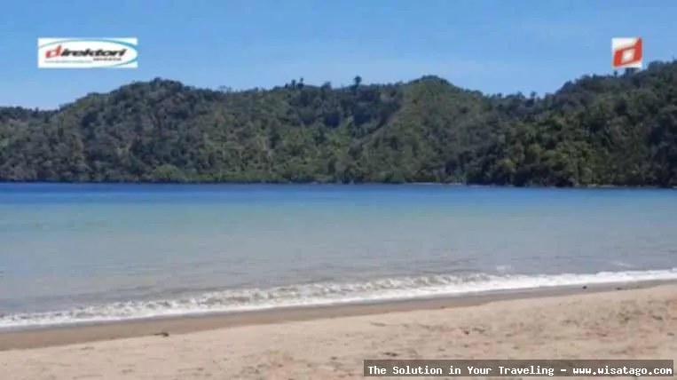 wisata Pantai Sipelot Malang menawan