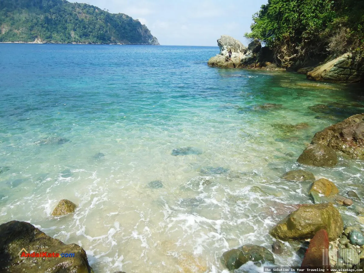 wisata Pantai Sipelot Malang menawan.