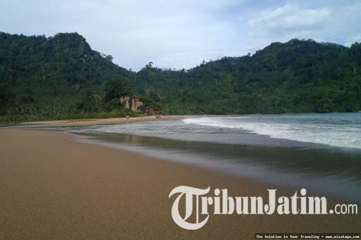 wisata Pantai Sipelot Malang nan indah